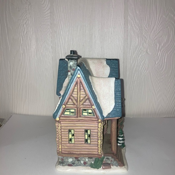 Santa’s Workbench Silver Birches Lodge - Picture 4 of 6